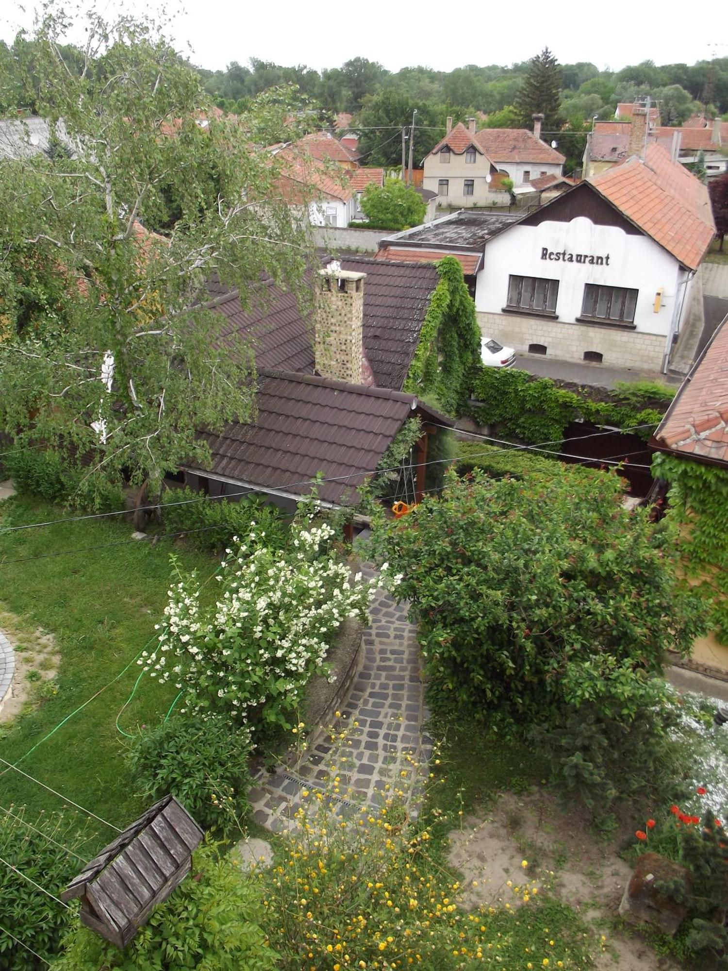 Böne Vendégház és Borozó Tokaj Exterior foto